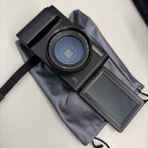 4K Digital Camera with Flip Screen